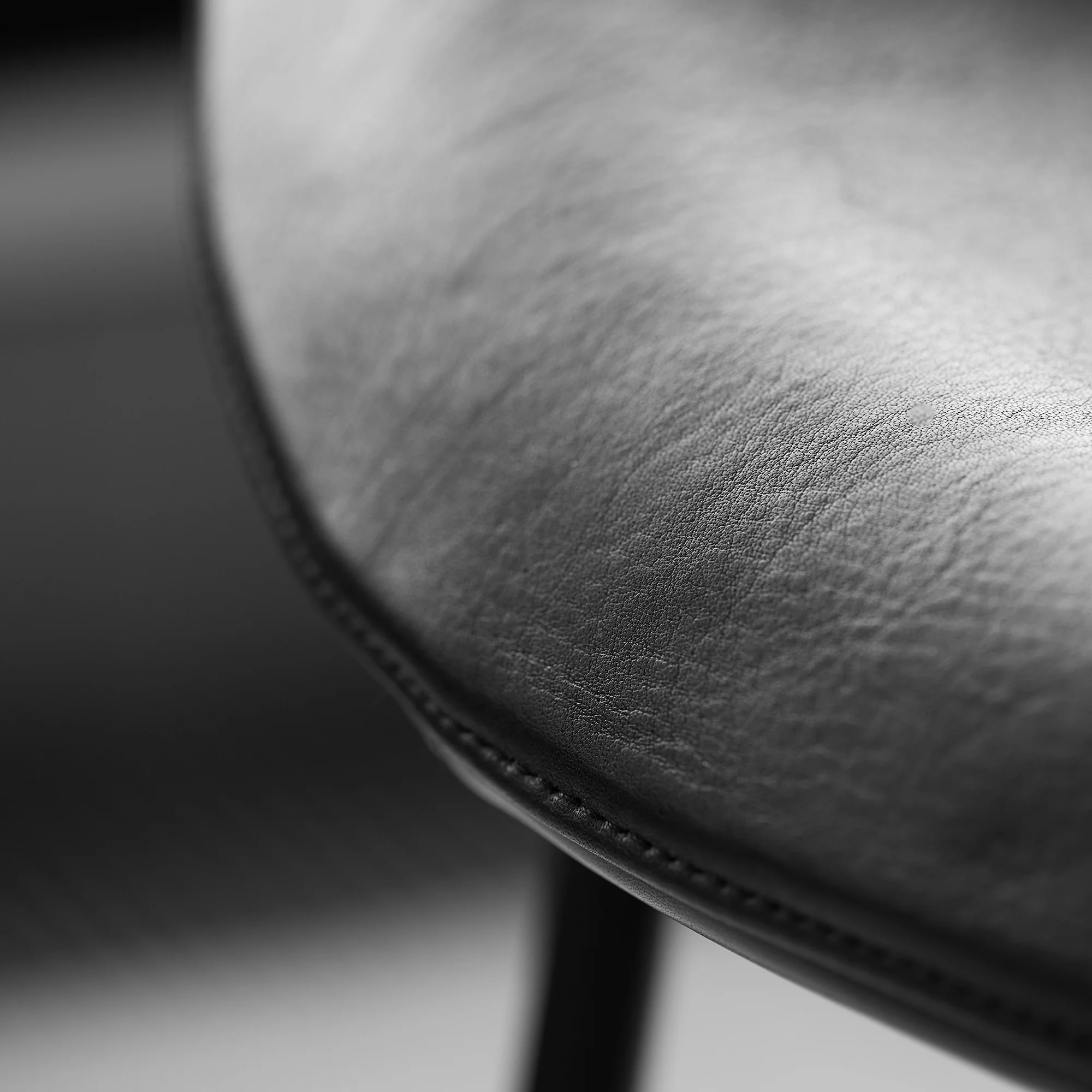 Cross Leg Lounge Chair Tosca Leather Black - Image 3