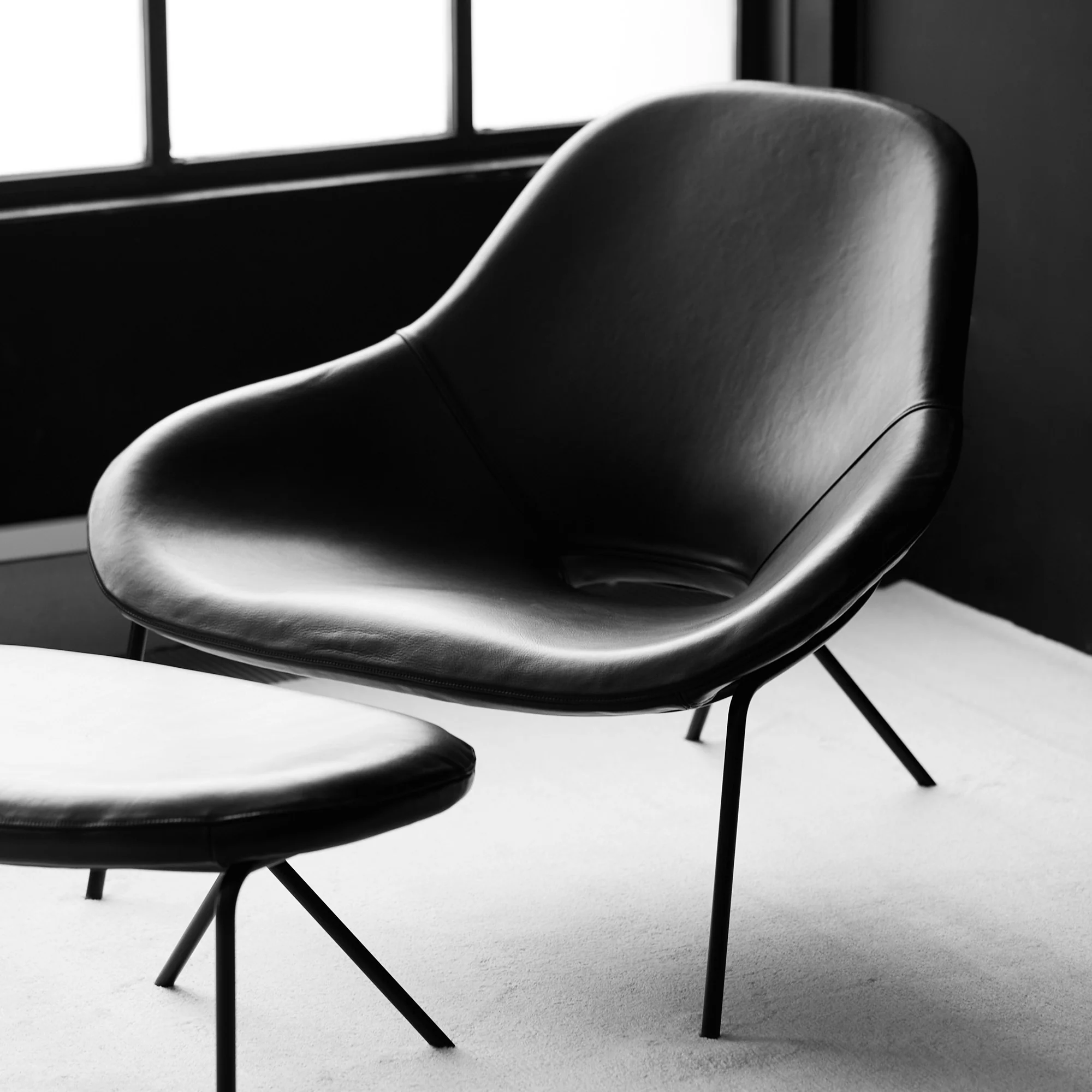 Cross Leg Lounge Chair Tosca Leather Black - Image 5