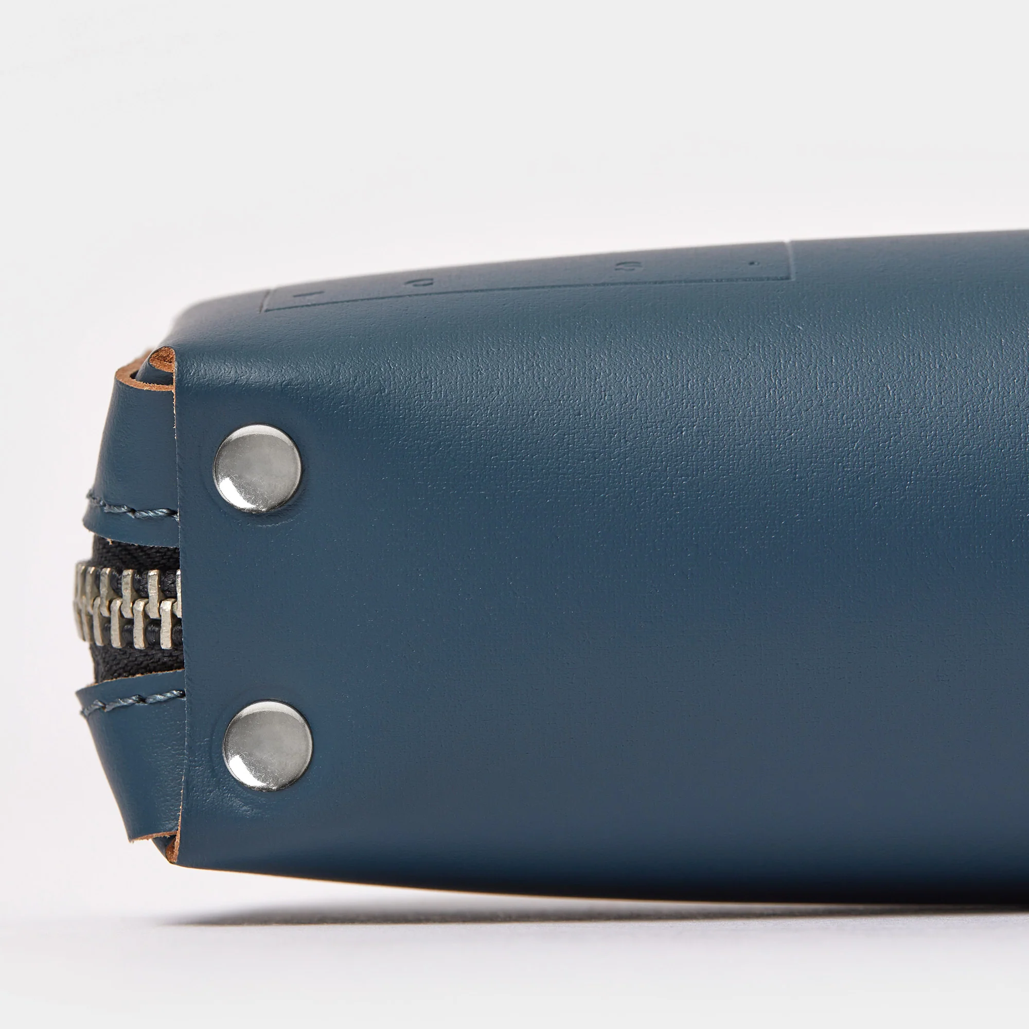 Cuero Two Tone Pencil Case Petrol & Pink - Image 3
