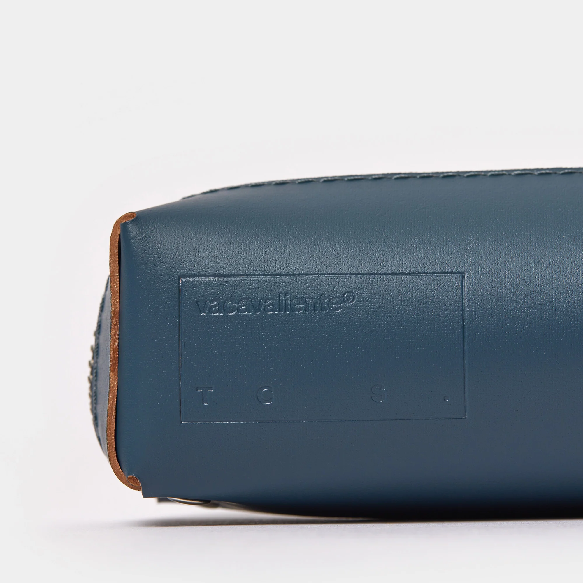 Cuero Two Tone Pencil Case Petrol & Pink - Image 5