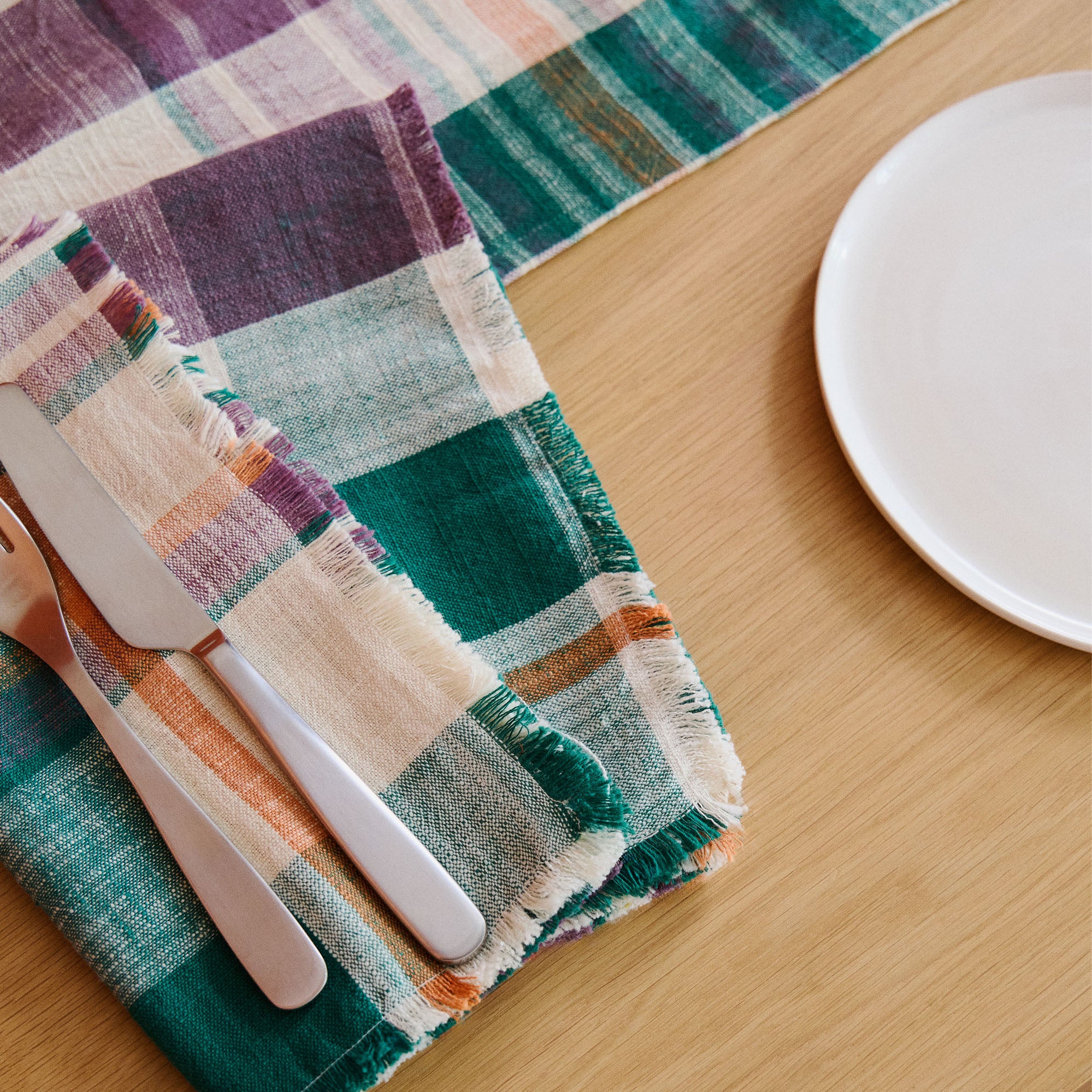Marabar Napkins Mauve & Green 50 x 50cm (Set of 2) - Image 3